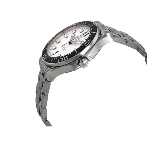omega-seamaster-diver-steel-210-30-42-20-04-001-white-dial-replica4.jpg Omega 8800 Diver Replica