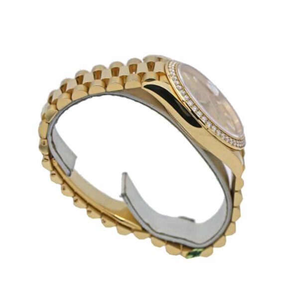 rolex-day-date-228348rbr-kw-yellow-gold-diamonds-champagne-dial-r2.jpg Rolex Day-Date 228348RBR KW Yellow Gold & Diamonds Champagne Dial Replica